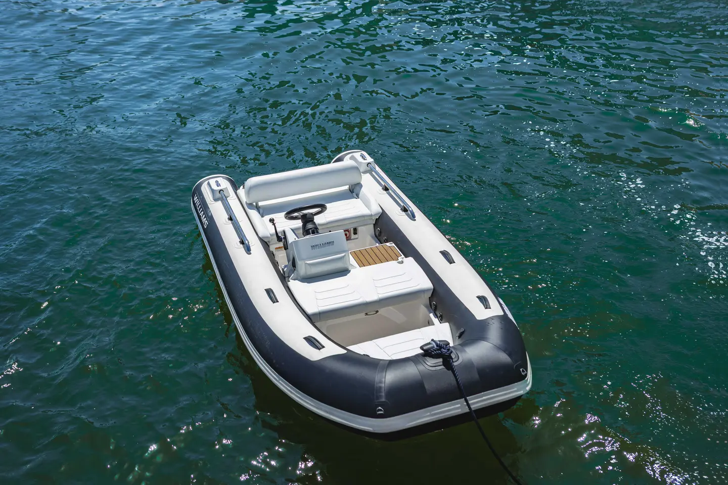 Arus Yacht